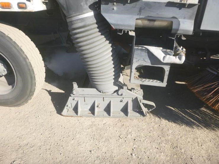 2014-international-4300-image-10