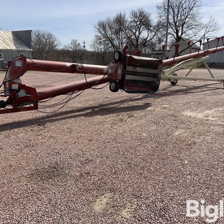 Farm King 1292 Auger W/Swing Hopper