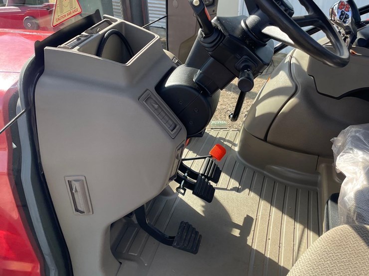 2013-case-ih-l765-image-39