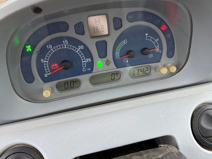 2011-new-holland-t6030-plus-image-44