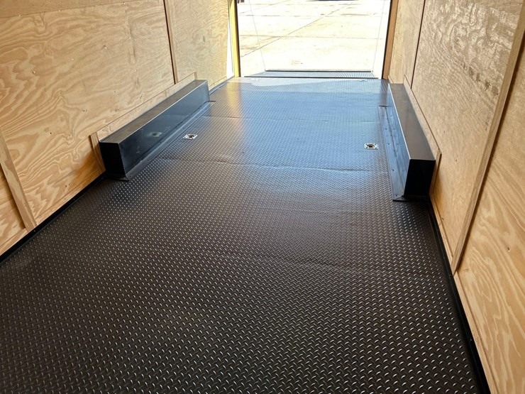 like-new--2025-steel-pines-cargo-llc-8-1/2ft-x-24ft-bumper-hitch-enclosed-trailer--1-owner-image-31