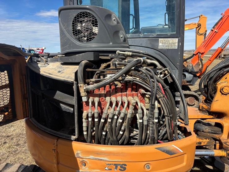 2009-case-cx50b-image-16