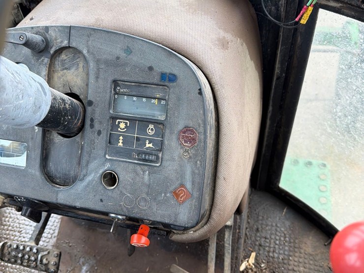 john-deere-4650-image-39