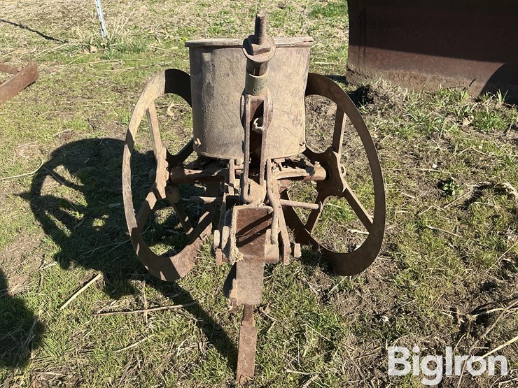 1-row-planter-image-15