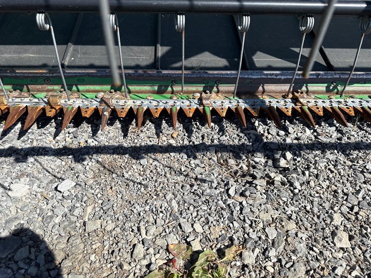 john-deere-630d-image-19