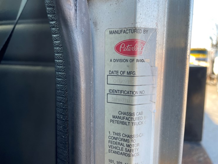 1999-peterbilt-330-image-45