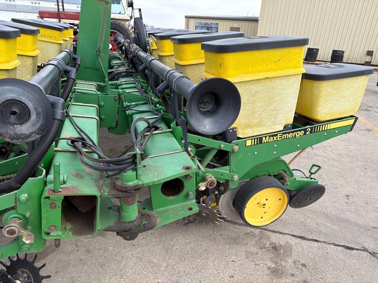 john-deere-7200-image-14