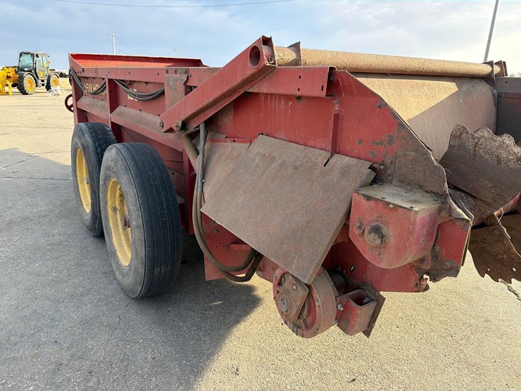 new-holland-195-image-13