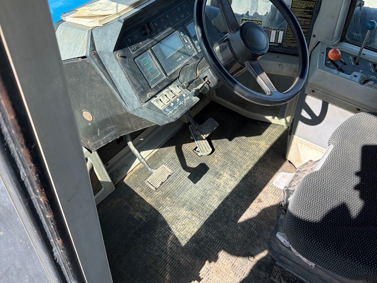 1990-versatile-946-image-47