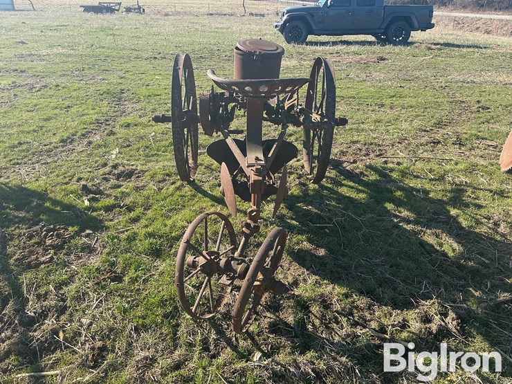 1-row-planter-image-6