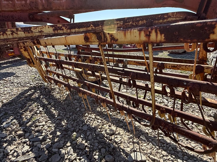 new-holland-256-image-18