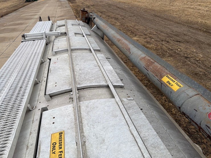 1999-bulkliner-36ft-semi-feed-trailer-image-45