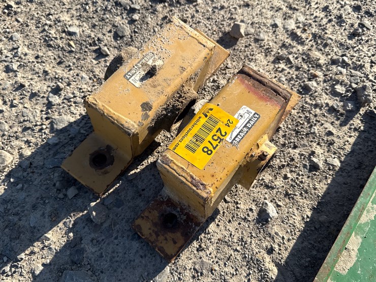 #2578-•-lot-of-(2)-shaft-carriers-inv#-2578-image-1