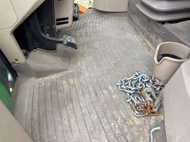 2023-john-deere-6120m-image-30