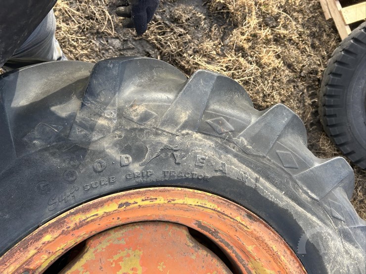 tractor-rims-and-tires-image-6