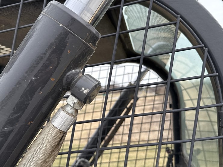 2013-new-holland-l230-image-14