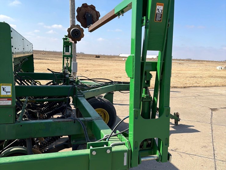 john-deere-750-image-18