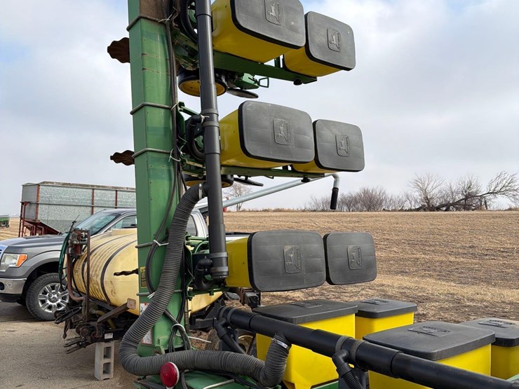 john-deere-7300-image-19