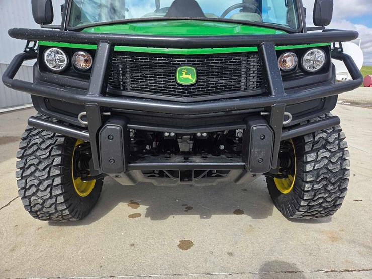 2024-john-deere-gator-image-43