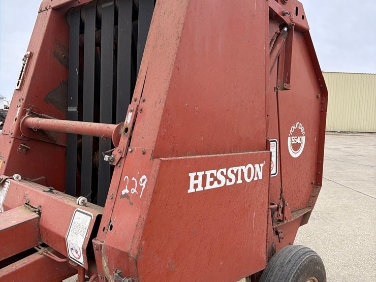 hesston-5540-image-21