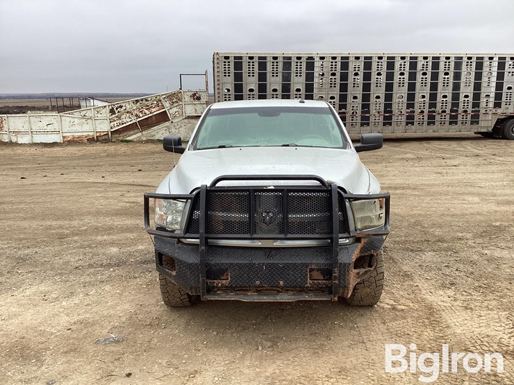 2018-dodge-2500-image-2