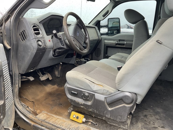 ford-f550-xlt-image-8