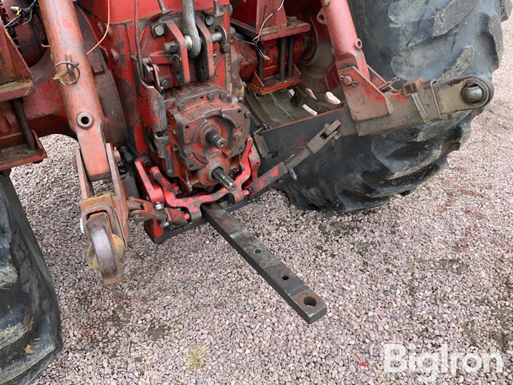 1967-farmall-806-diesel-2wd-tractor-image-13