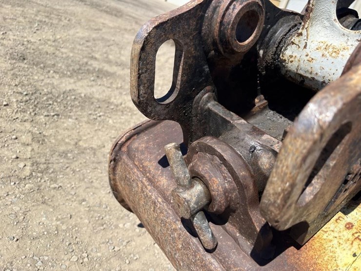 2020-takeuchi-tb230-image-13