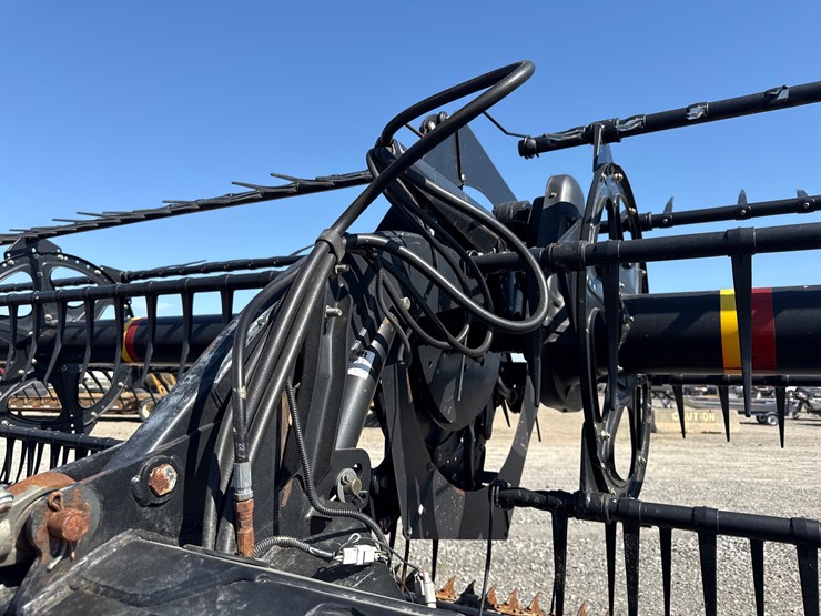 2013-case-ih-2152-image-25