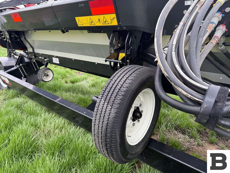 2023-mac-don-fd240-image-19