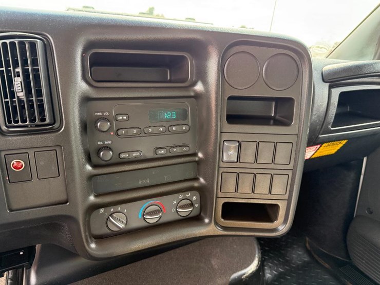 #205-•-lot-205-image-49