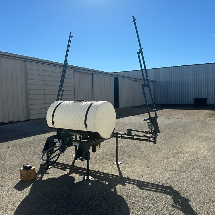 #32797 • **Unused Bowman AgMate 30' 200-gallon Sprayer