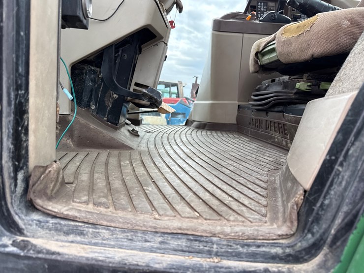 john-deere-7420-image-31