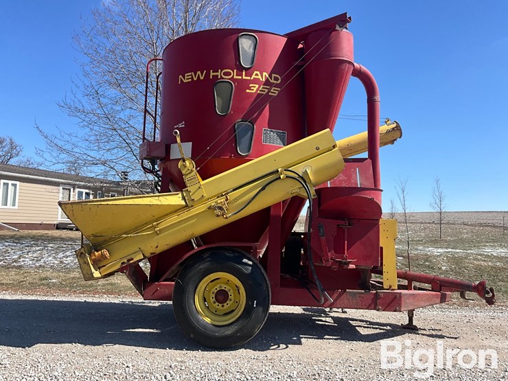 new-holland-355-image-4