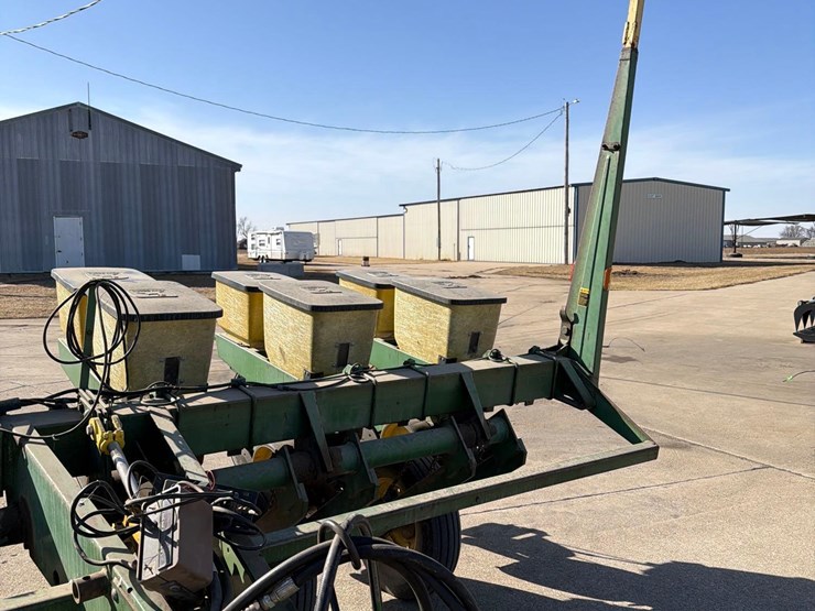 john-deere-7000-image-27