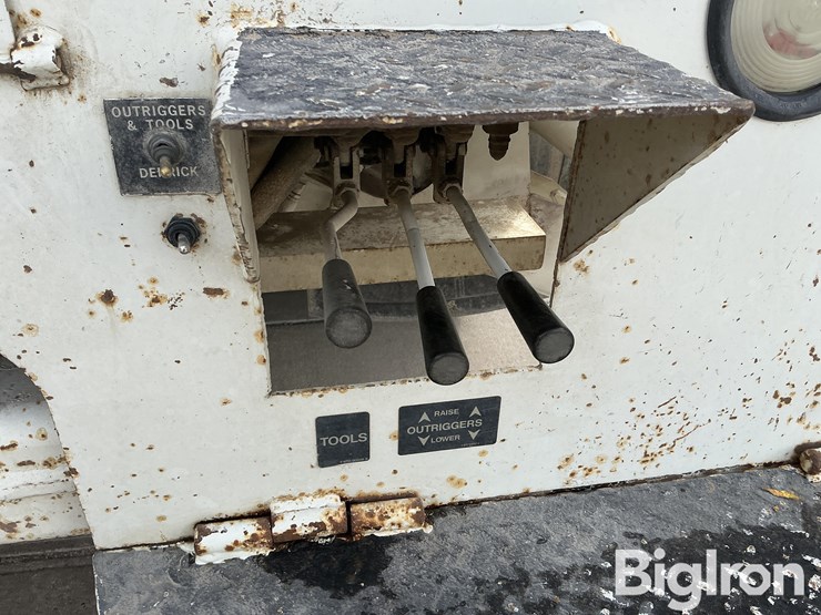 2005-international-durastar-4400-image-13