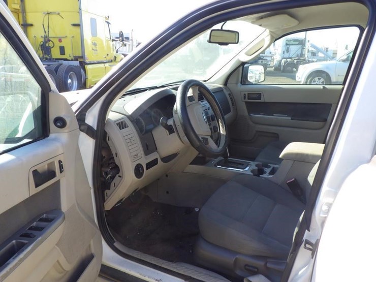 2009-ford-escape-image-5