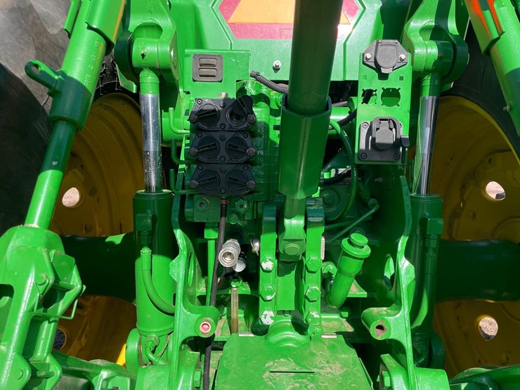 2004-john-deere-8120-image-10
