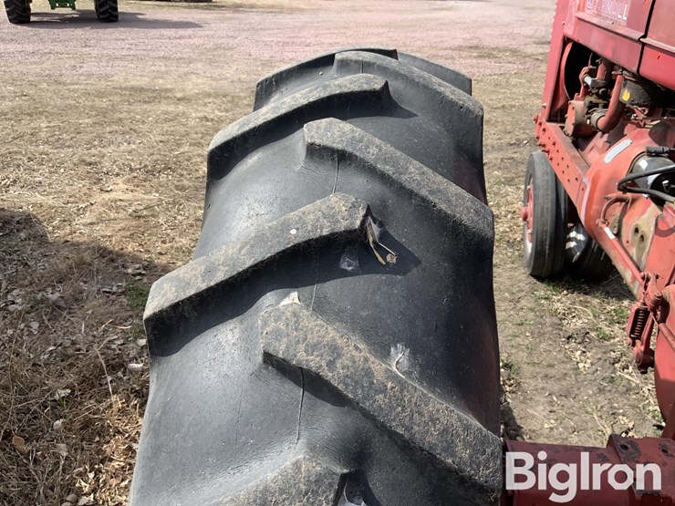 1944-farmall-m-2wd-tractor-image-17