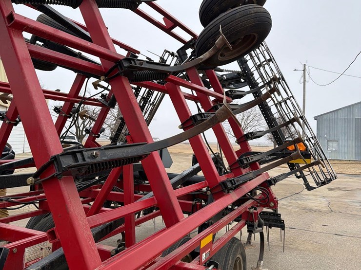 2011-case-ih-200-image-37