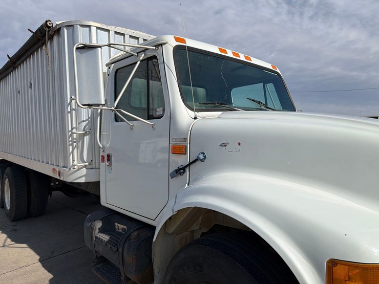 1990-international-4900-image-18