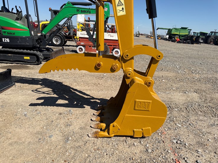 2017-caterpillar-305.5e2-image-20