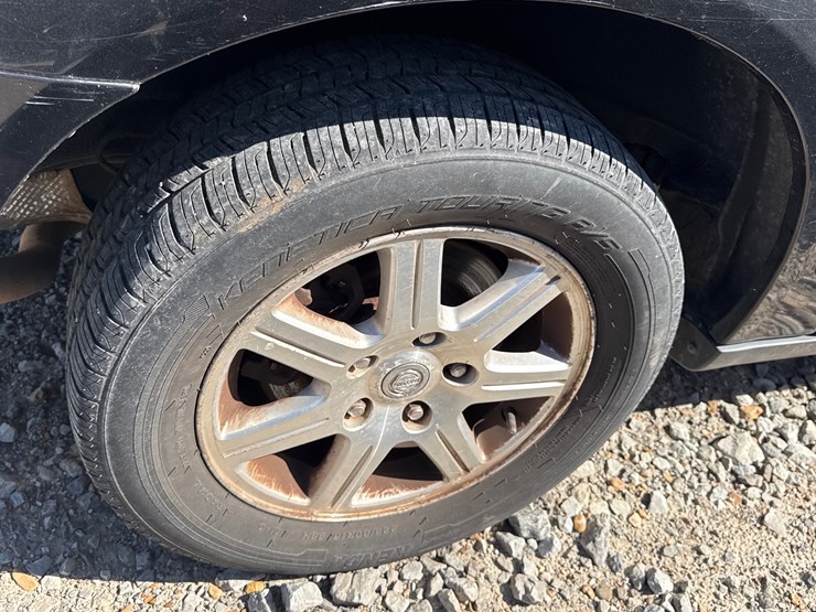 2009-chrysler-town-&-country-image-8