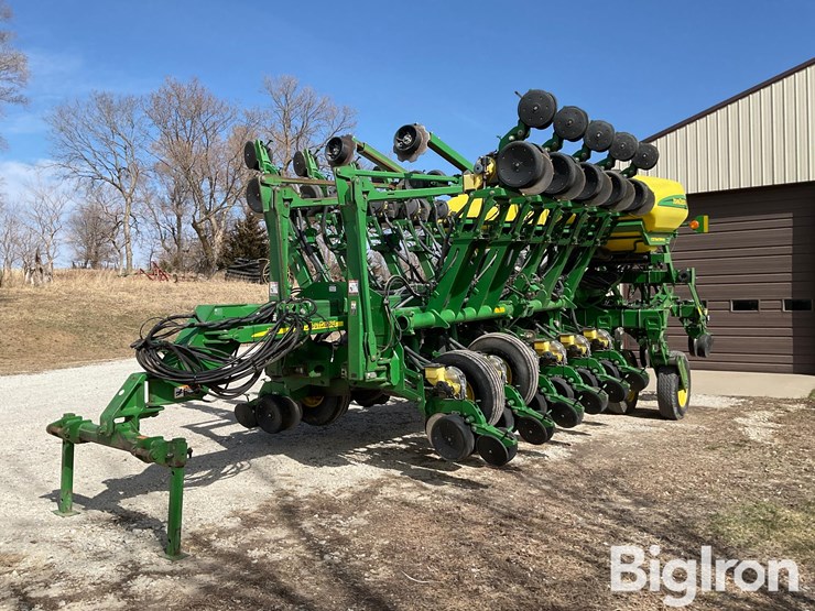 2010-john-deere-1790-image-1