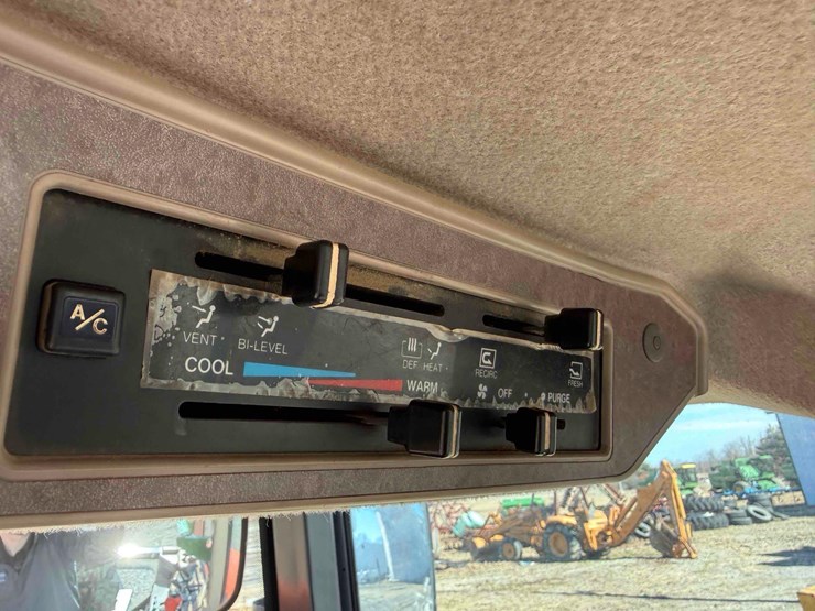 kubota-m126x-image-36