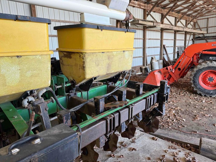 john-deere-7240-image-7