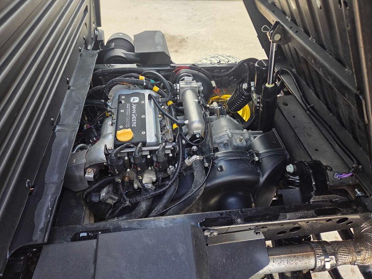 2024-john-deere-gator-image-3