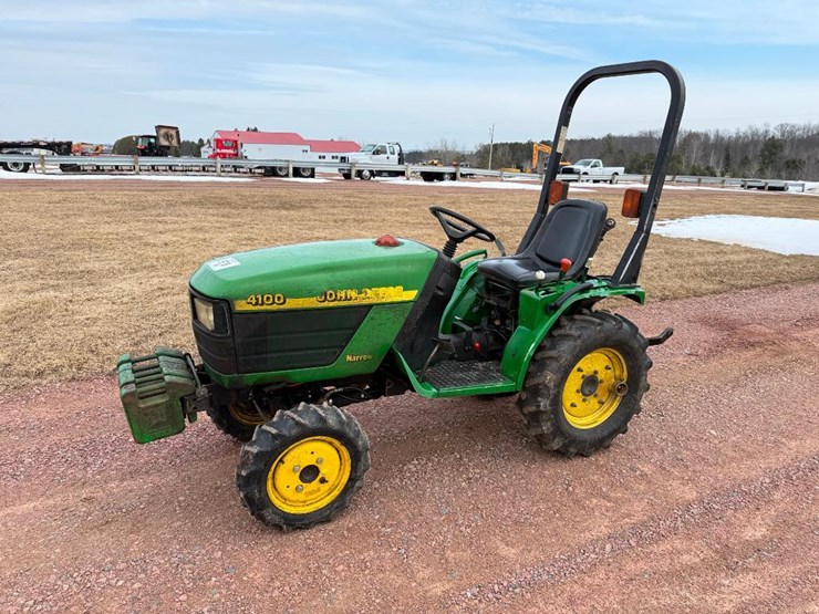 john-deere-4100-image-1