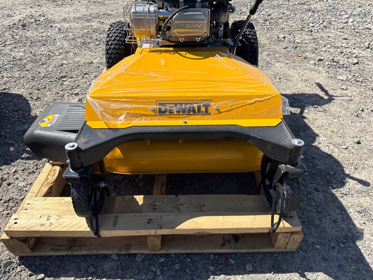 #36-•-unused-dewalt-dw33-33"-walk-behind-zero-turn-mower-1d25nk60041-inv#-41236-image-8
