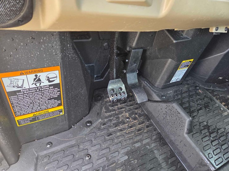 2024-john-deere-gator-image-52